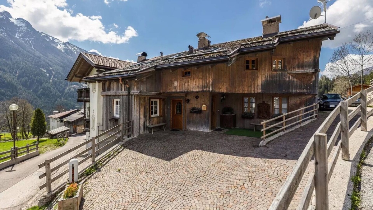 Vigo di Fassa Apartment | Apartment "Ciasa Sommavilla Calendula" with Mountain View, Shared Garden & Wi-Fi