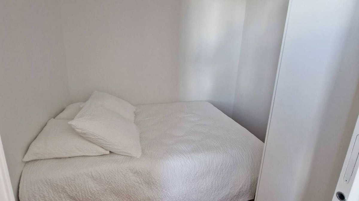 Bourges Apartment | Apartment-City-Ensuite with Shower