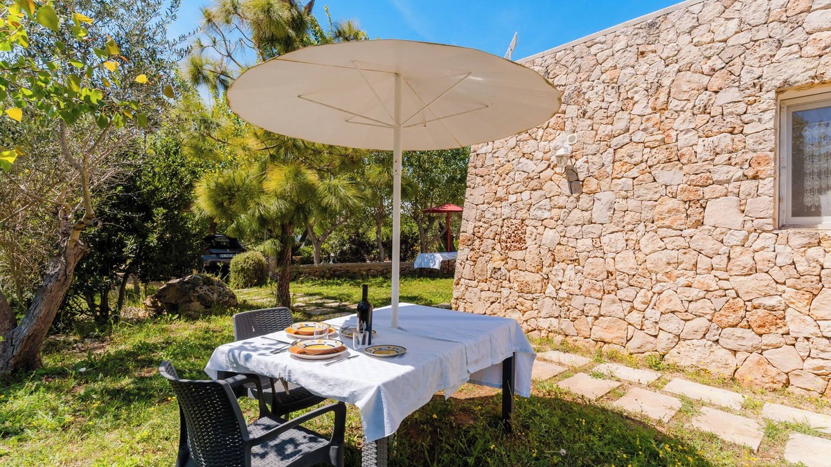 Tuglie Apartment | Apartment 'Confort Dépendance Angolo Cottura' with Shared Pool, Wi-Fi and Air Conditioning