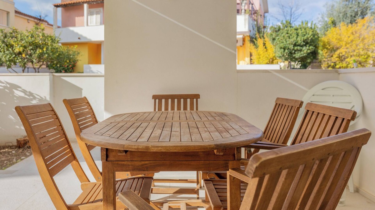 Golfo Aranci Apartment | Apartment "Cormorani - 8" with Veranda & Wi-Fi