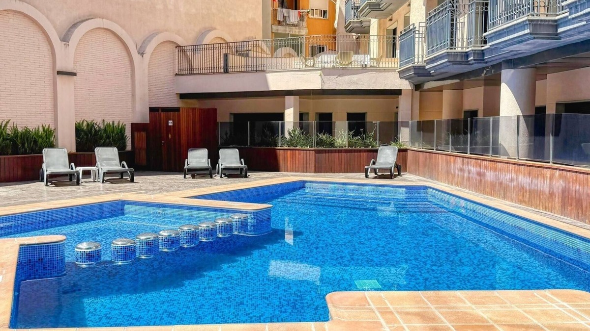 Lloret Town Center Apartment | Apartment 'Costacabana - Dali' with Shared Pool, Balcony and Wi-Fi