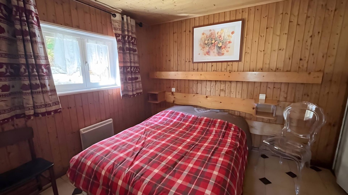 Morzine Apartment | Apartment 'D'arnica' with Mountain View, Balcony and Wi-Fi