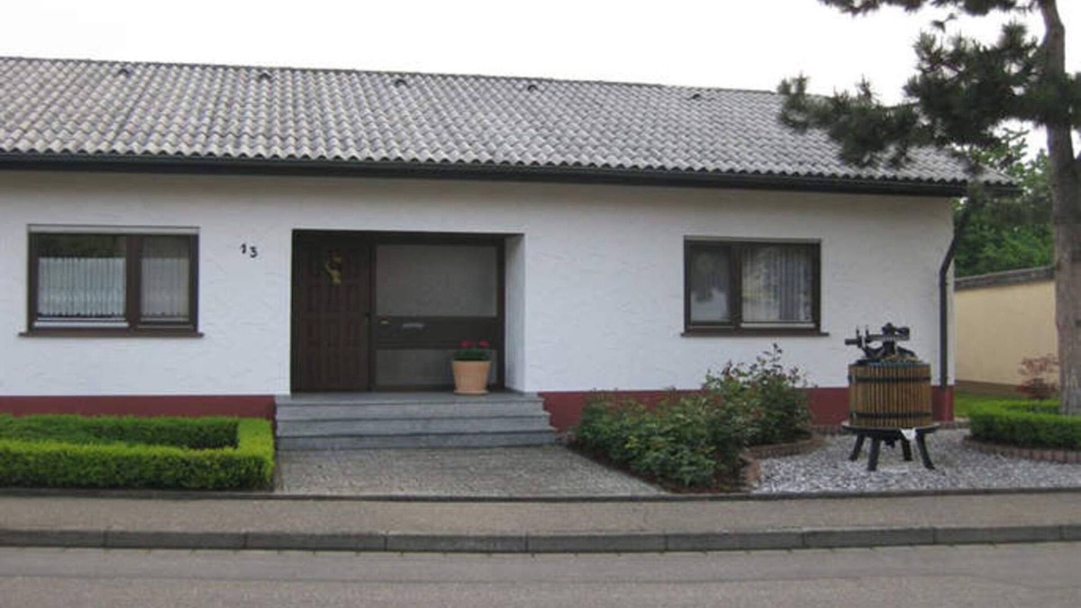 Wyhl Apartment | Apartment Dirr - Apartment 80 m², UG, 1 bedroom, 1 living room/bedroom