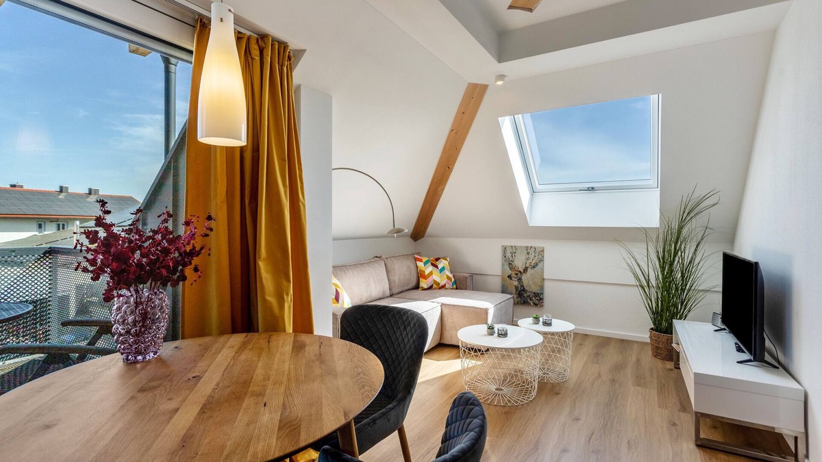 Bruckmuehl Apartment | Apartment 'Dachgeschosswohnung mit Terrasse' with Balcony and Wi-Fi