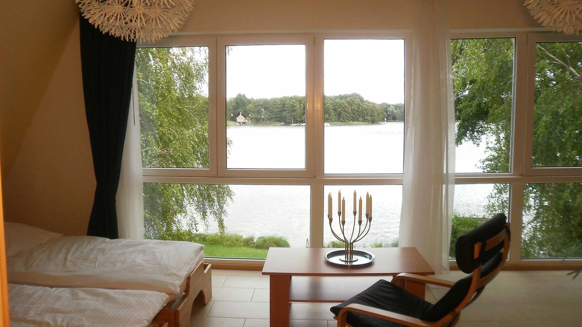 Schwerin Apartment | Apartment Dachgeschoss - Ferienwohnhaus Drei am Zemminsee
