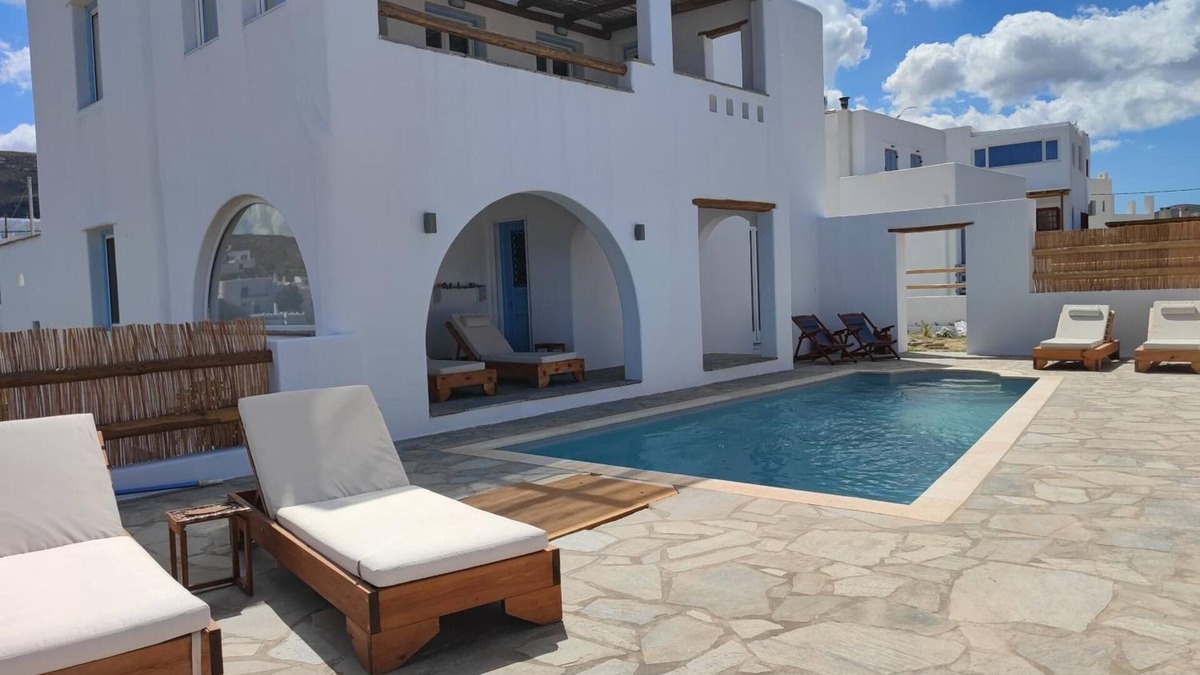 Vivlos Apartment | Apartment 'Daphne's Place' with Sea View, Wi-Fi and Air Conditioning