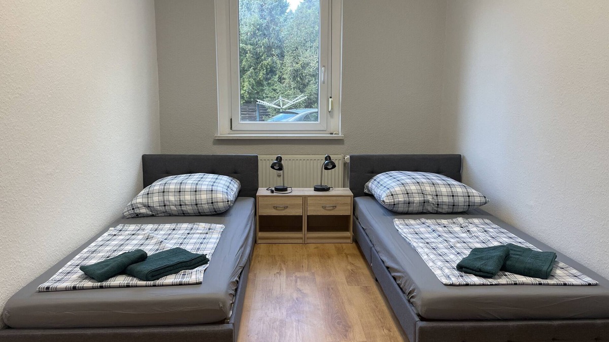 Finsterwalde Apartment | Apartment 'Das Grüne Haus' with Shared Terrace and Shared Garden