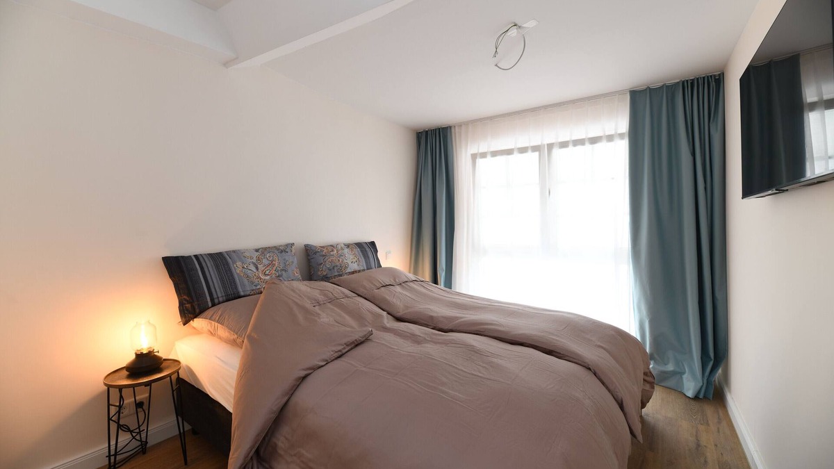 Heppenheim Apartment | Apartment 'Das Schiefe Haus Whg Weinlage' with Wi-Fi