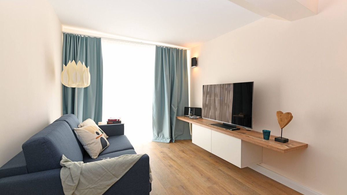 Heppenheim Apartment | Apartment 'Das Schiefe Haus Whg St Peter' with Shared Terrace and Wi-Fi