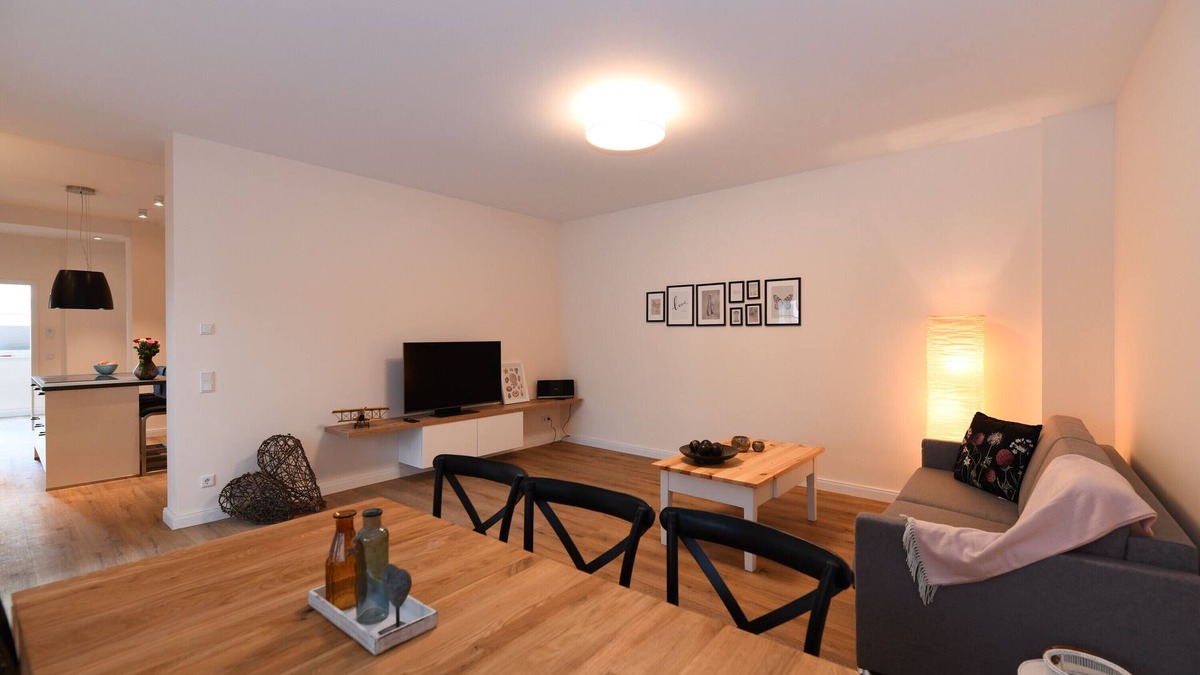 Heppenheim Apartment | Apartment 'Das Schiefe Haus Wohnung Altstadt' with Private Terrace and Wi-Fi
