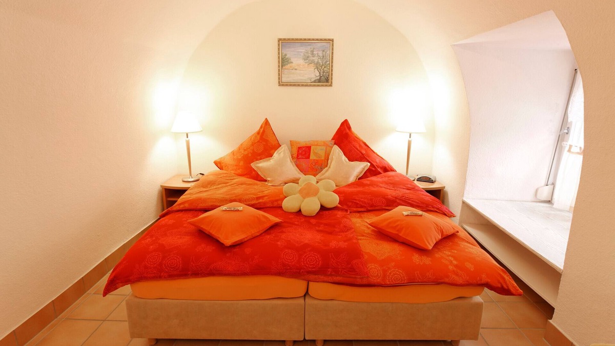 Ebnet Apartment | Apartment 'Mengeler' with Private Terrace, Private Garden and Wi-Fi
