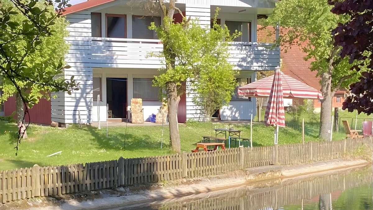Hayingen Apartment | Apartment '3' with Shared Garden and Wi-Fi