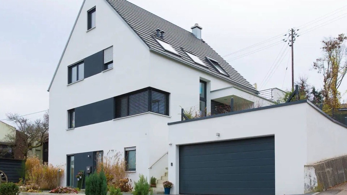 Kirchheim unter Teck Apartment | Apartment 'Kirchheim' with Private Terrace and Wi-Fi