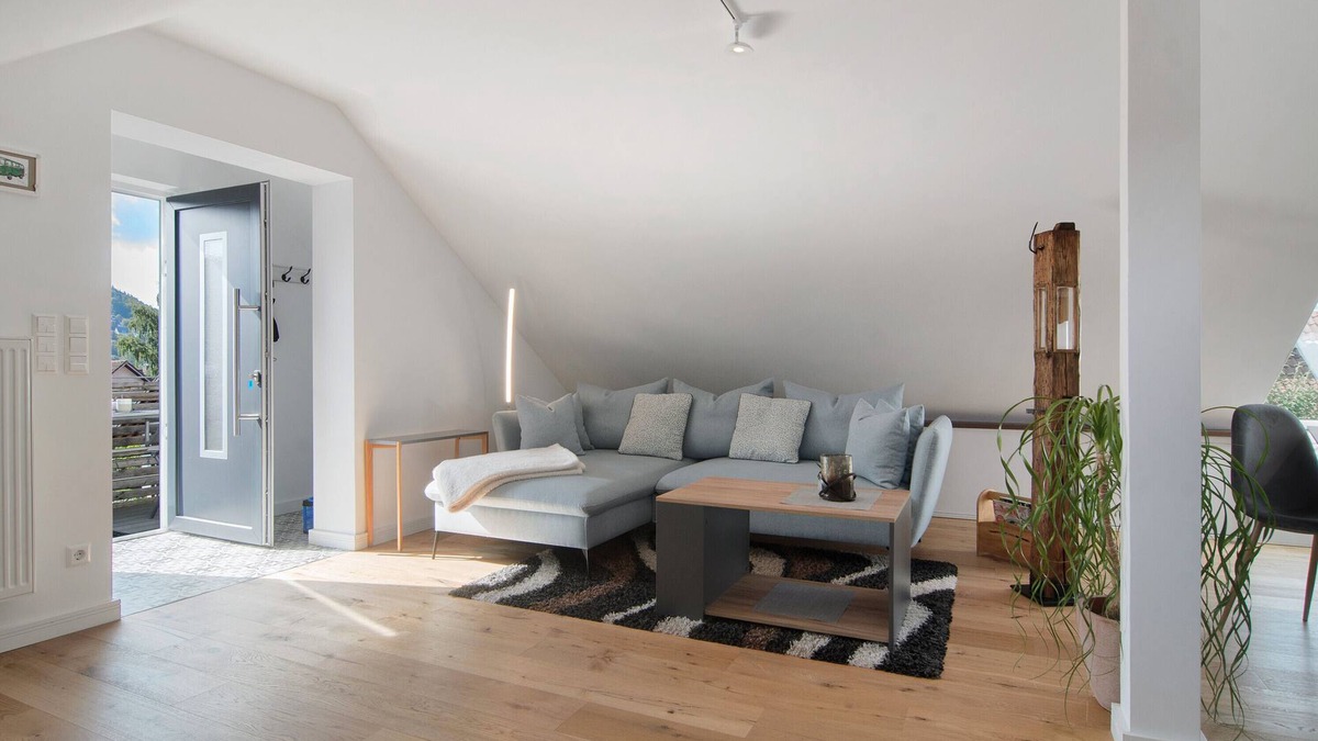 Muhlheim an der Donau Apartment | Apartment 'Schöne Ferienwohnung Mit Kostenlos' with Mountain View, Wi-Fi and Air Conditioning