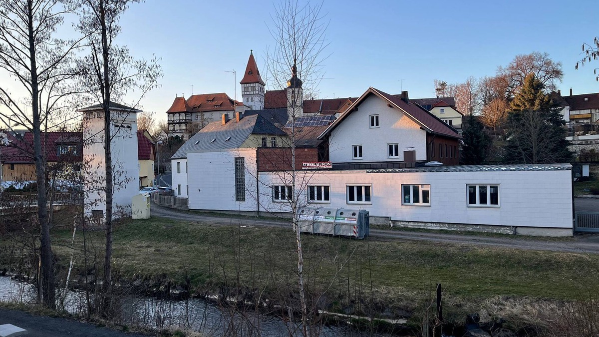 Marktredwitz Condo | Apartment Schlossblick directly on the stream and bike path