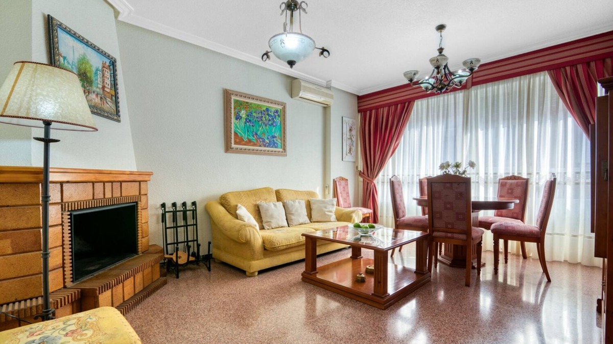 Elda Apartment | Apartment 'De Paso' with Balcony, Wi-Fi and Air Conditioning