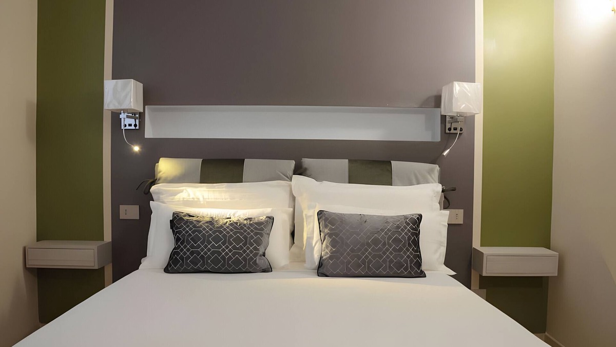 Guardamiglio Apartment | Apartment 'Deluxe' with Wi-Fi and Air Conditioning