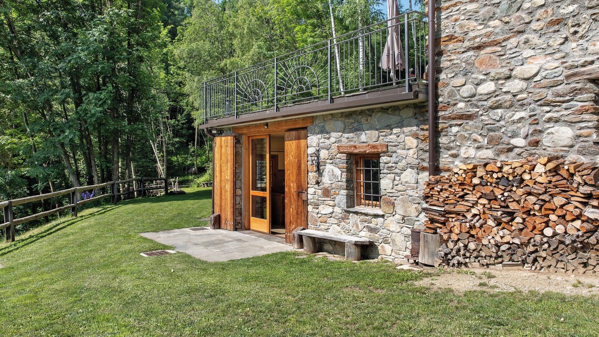 Monno Apartment | Apartment 'Deluxe' with Mountain View and Private Garden
