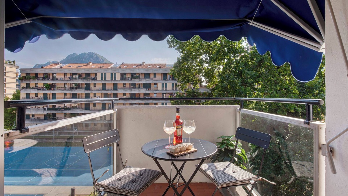 Lecco Apartment | Apartment 'Design Home' with Balcony and Wi-Fi