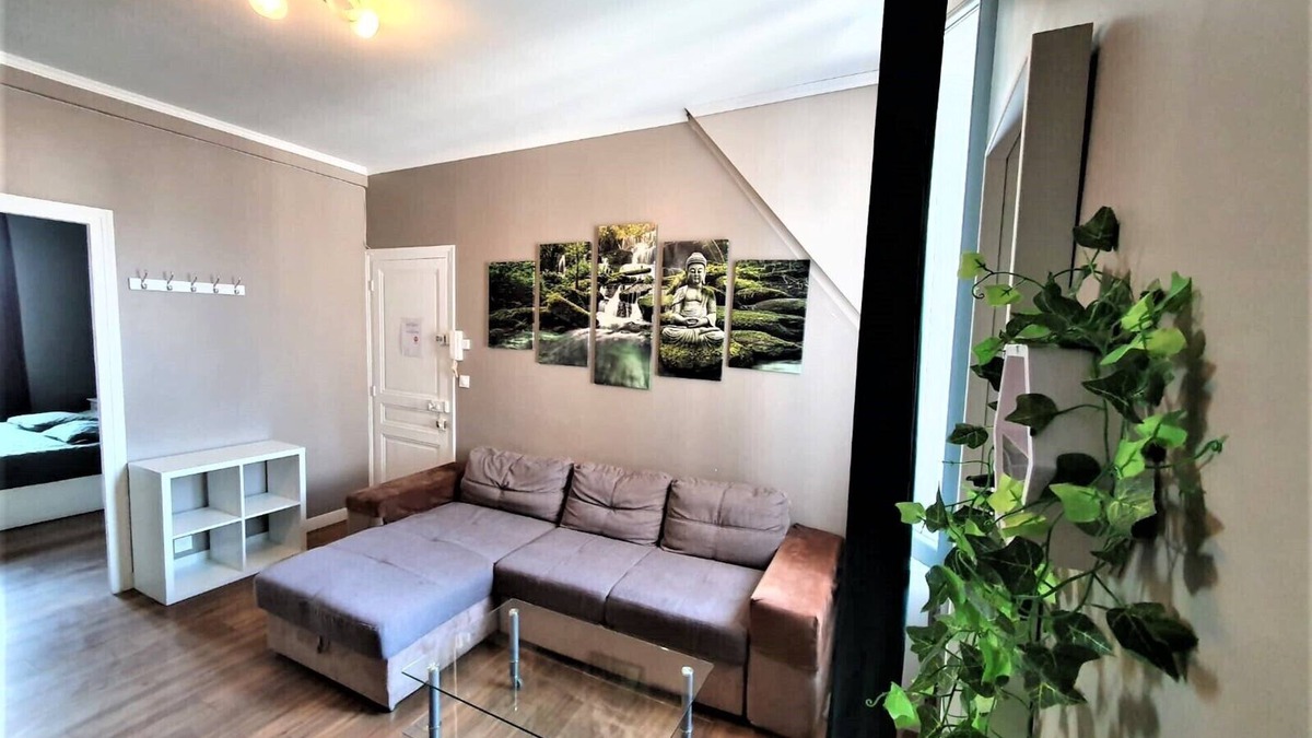 Laon Sud Apartment | Apartment designed by architect. Close to the train station and center of Reims