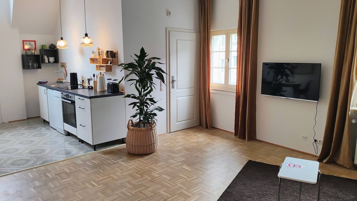 Alt-Wetter Apartment | Apartment-Designer-Ensuite with Bath-Garden view-Alte Tischlerei II