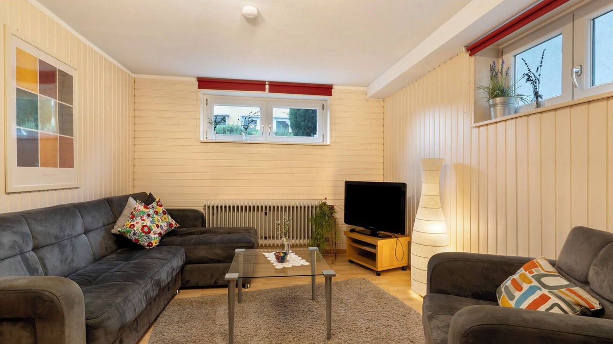 Ringsheim Apartment | Apartment 'Die Kleine Ferienwohnung' with Shared Garden, Wi-Fi and Air Conditioning