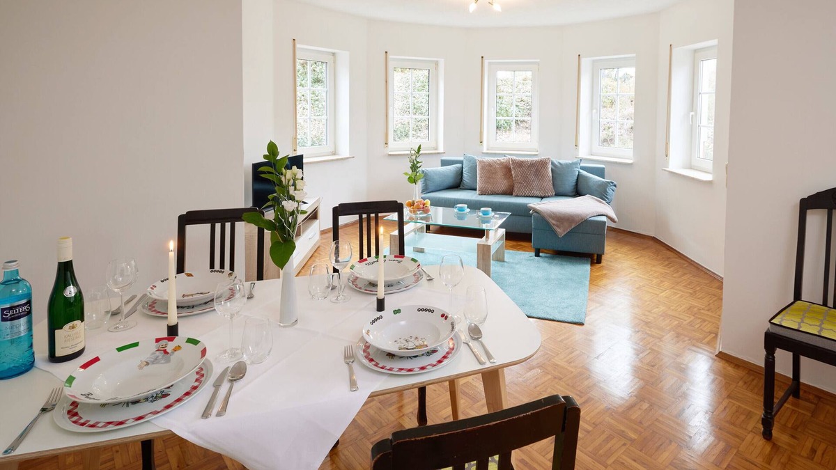 Treysa Apartment | Apartment 'Die Landgräfinnen' with Shared Terrace, Shared Garden and Wi-Fi