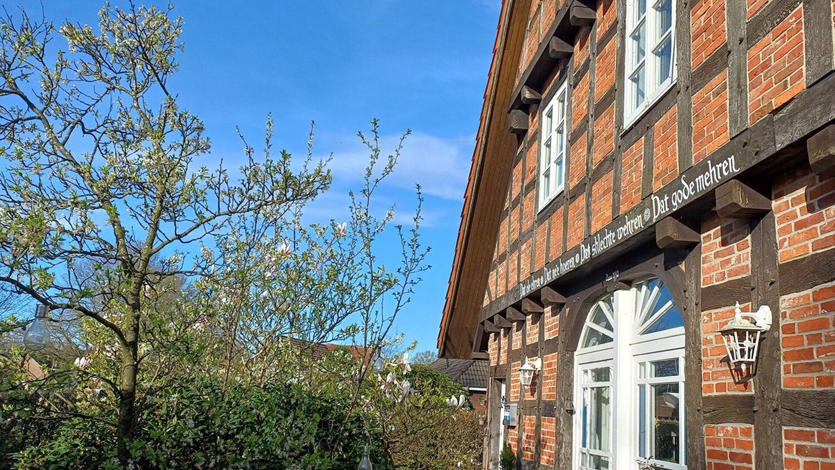Grasberg Apartment | Apartment 'Dien Uttied' with Private Terrace, Shared Garden and Wi-Fi