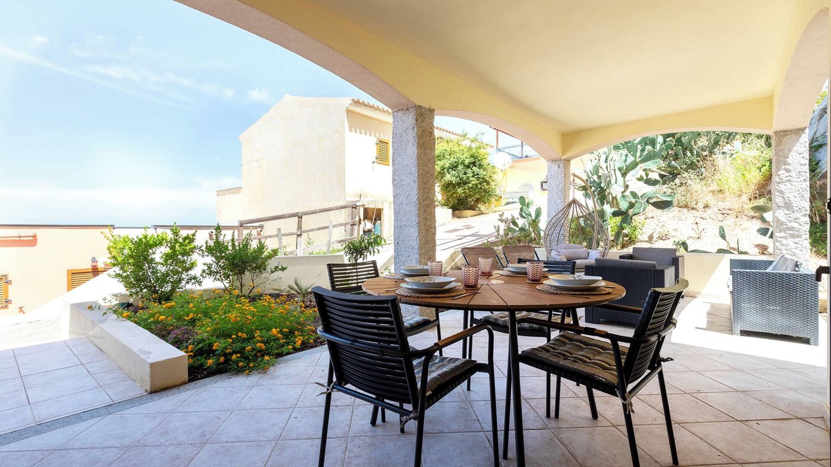Trinita d'Agultu Apartment | Apartment 'Dolce Vita' with Sea View, Shared Pool and Wi-Fi