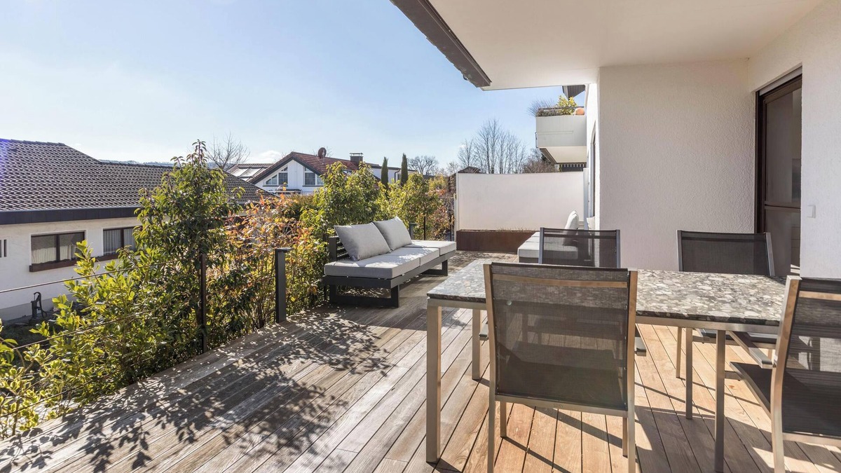 Gaienhofen Apartment | Apartment 'Domizil auf der Höri' on Lake Constance with Partial Lake View