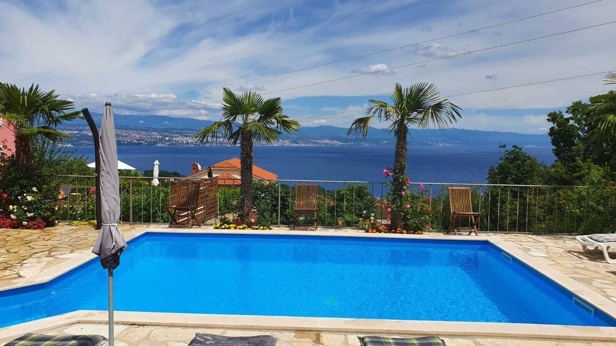 Opric Apartment | Apartment DOMO with private heated pool