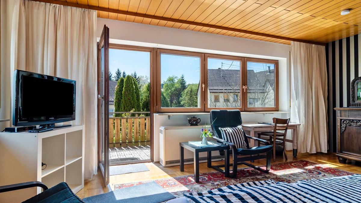 Muehlingen Apartment | Apartment 'Donau, 40qm' with Balcony and Wi-Fi