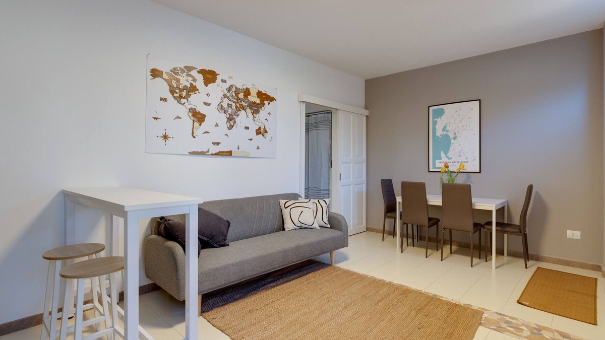 Oristano Apartment | Apartment 'Donigala House' with Wi-Fi and Air Conditioning