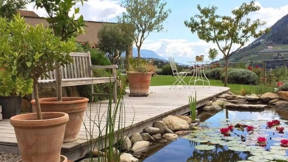 Lagundo Apartment | Apartment 'Dorfweber Drei' with Mountain View, Private Terrace and Wi-Fi