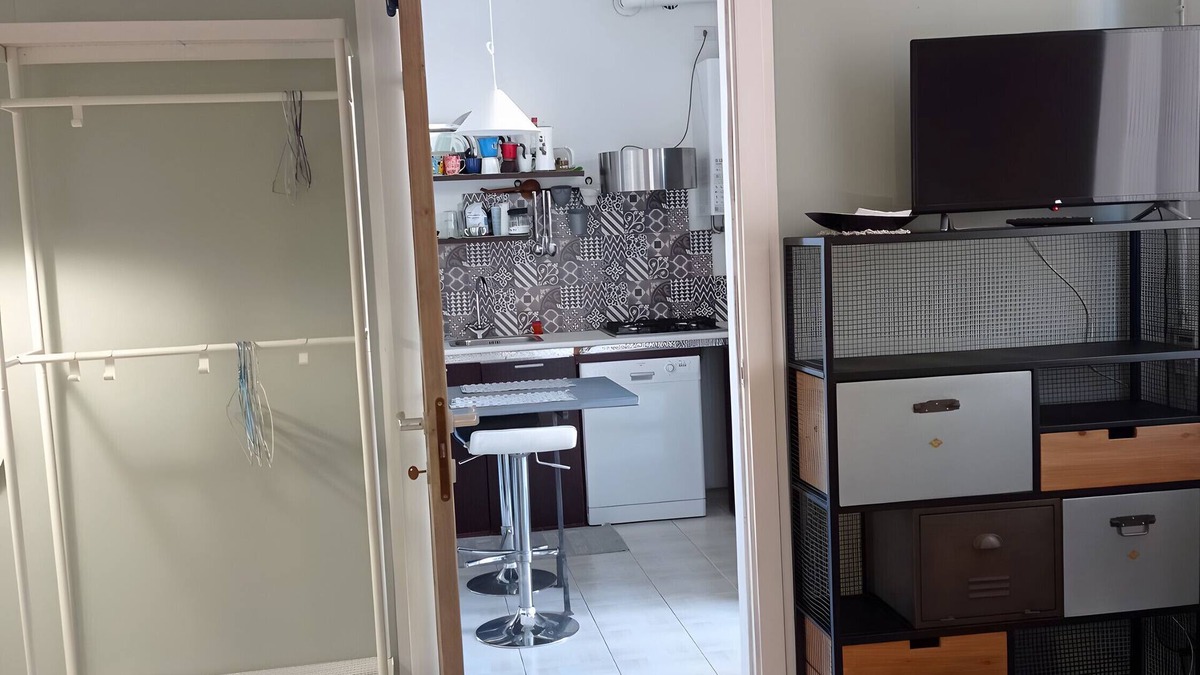 Villaggio degli Sposi Apartment | Apartment 'Dori 2' with Wi-Fi and Air Conditioning