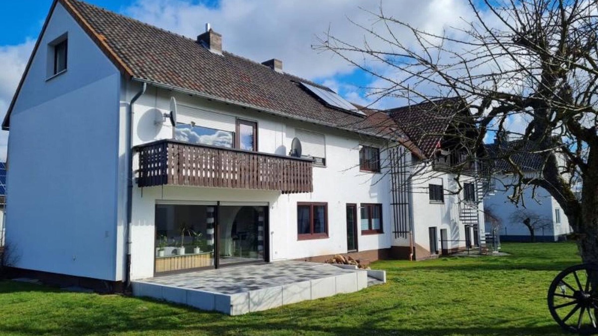 Calden Apartment | Apartment 'Dörnbergblick Klinge' with Private Terrace and Wi-Fi