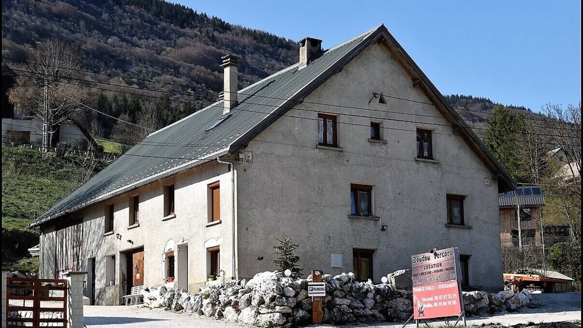 Les Lolettes Apartment | Apartment "Doudou Vercors" with Wi-Fi & Terrace
