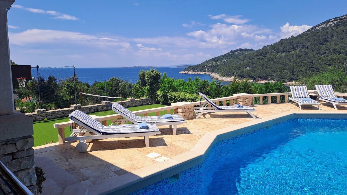 Vela Luka Resort | Apartment "Dream"in a villa with private enter, terrace, garden, swimmig pool.