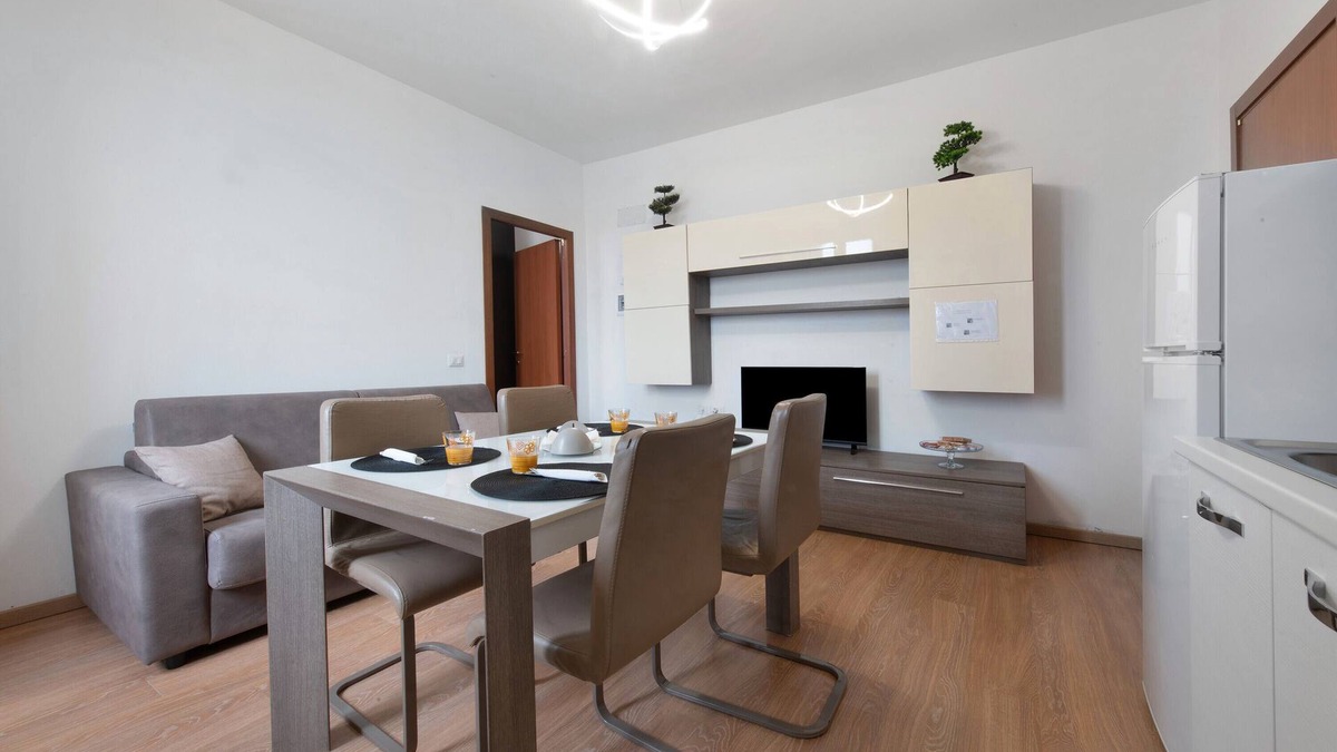 Senna Comasco Apartment | Apartment 'Dream House' with Balcony and Air Conditioning
