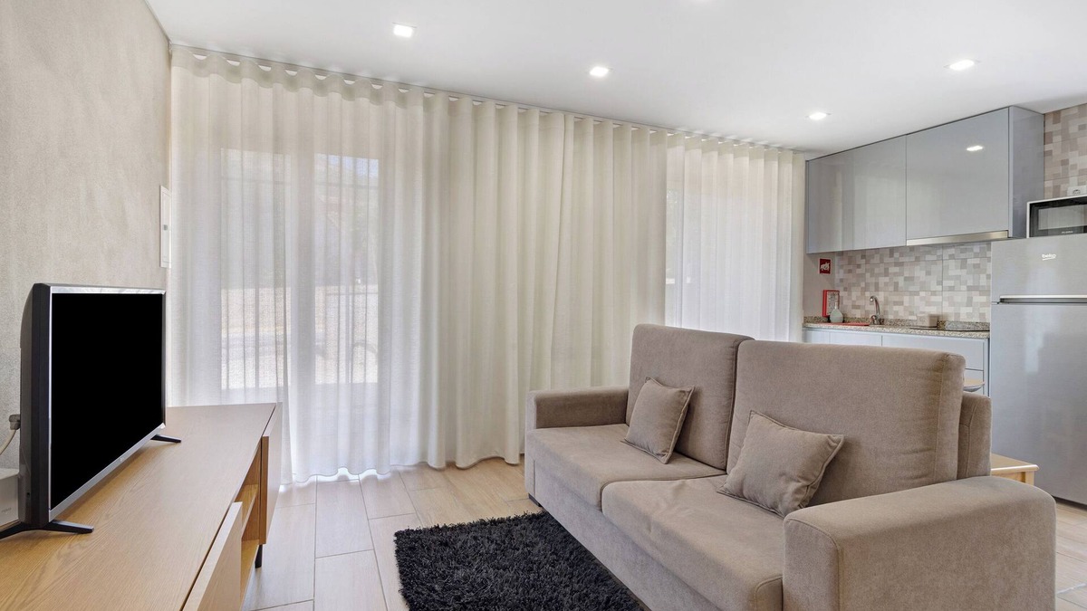Vilar da Veiga Apartment | Apartment 'E' with Mountain View, Wi-Fi and Air Conditioning