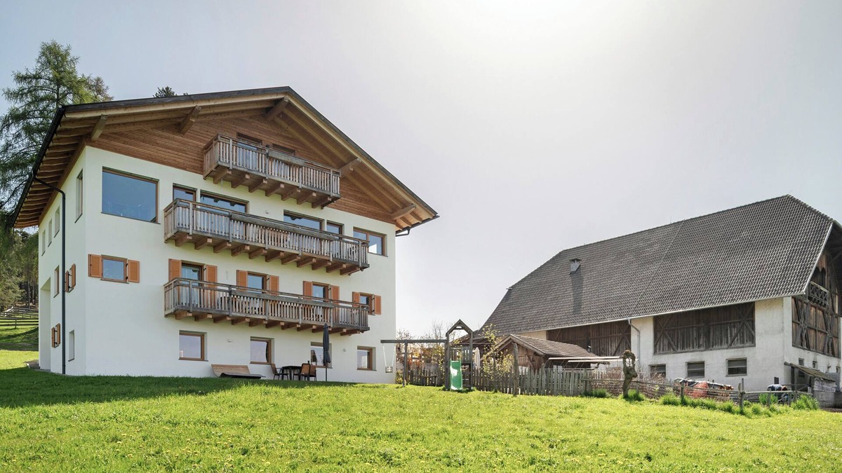 Renon Apartment | Apartment 'Ebnerhof' with Mountain View, Private Terrace and Wi-Fi
