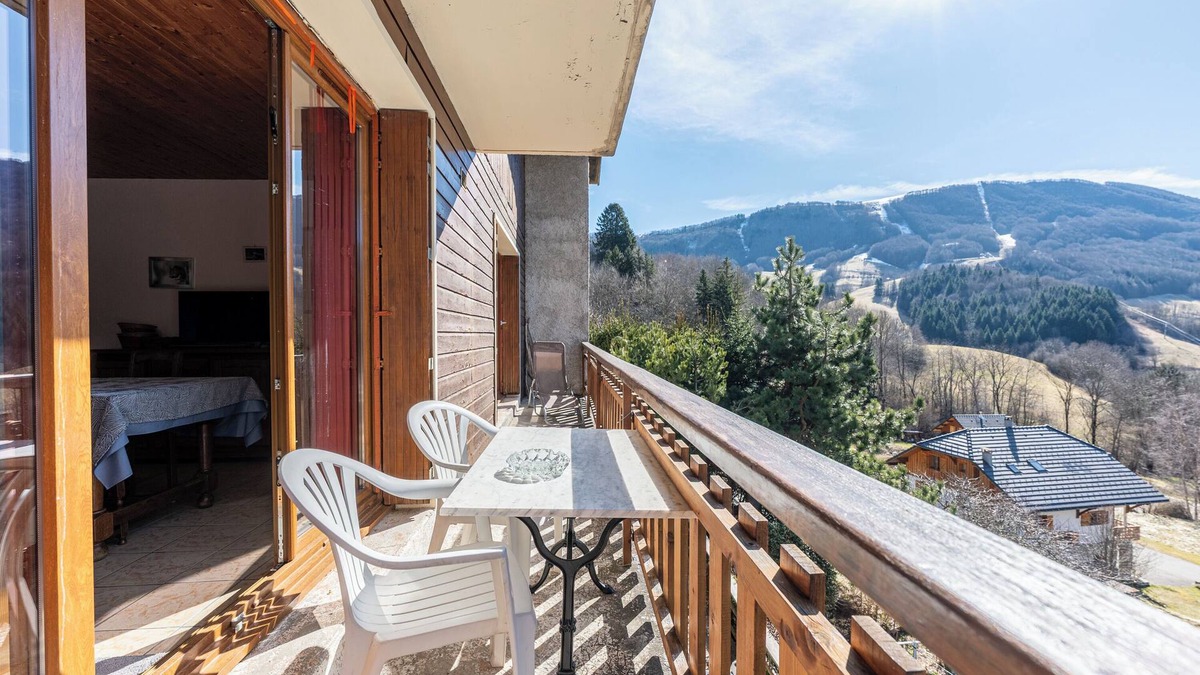Aillon-le-Jerune Apartment | Apartment 'Edelweiss' with Mountain View, Balcony and Wi-Fi