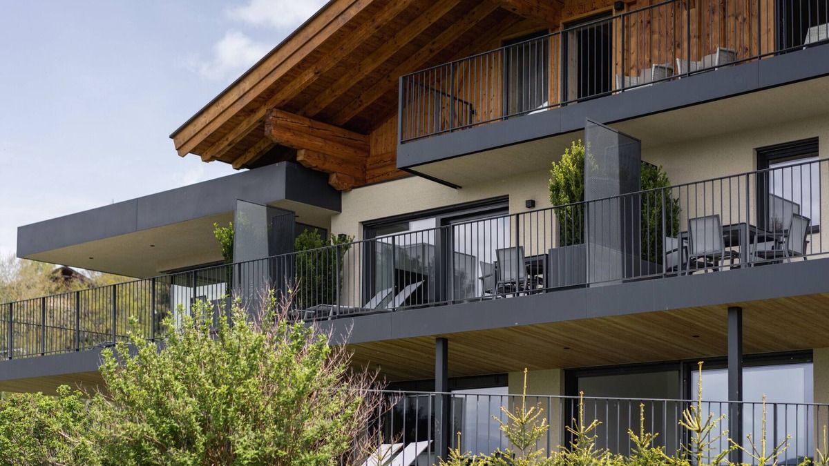 Avelengo Apartment | Apartment "Edelweiss Beim Lackl" with Mountain View & Wi-Fi