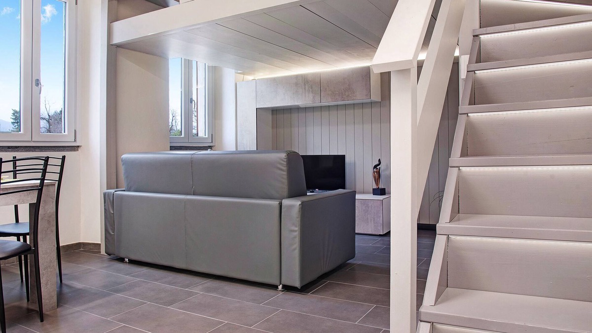 Luino Apartment | Apartment 'Efihouse Lago Maggiore' with Lake View, Shared Garden and Wi-Fi