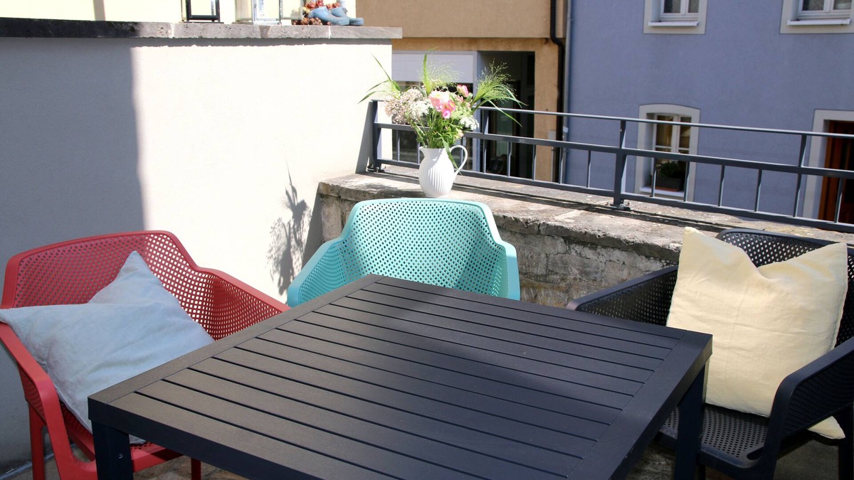 Marktbreit Apartment | Apartment "EINS" in the former inn "Zur Höll" in the romantic Marktbreit