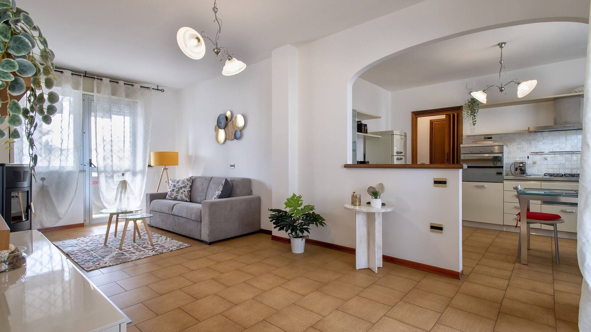 Sassari Apartment | Apartment 'Elanhouse' with Balcony, Wi-Fi and Air Conditioning