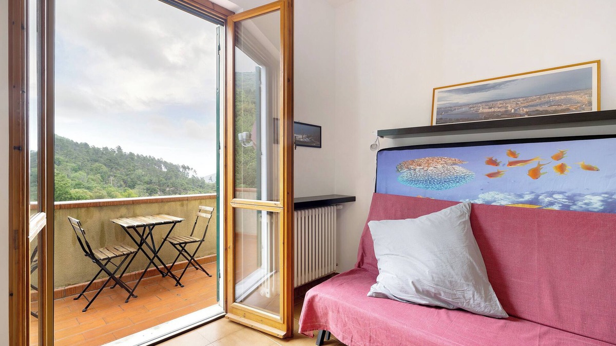 Vezzi Portio Apartment | Apartment 'Elena E Joerg 2' with Mountain View, Shared Garden and Wi-Fi