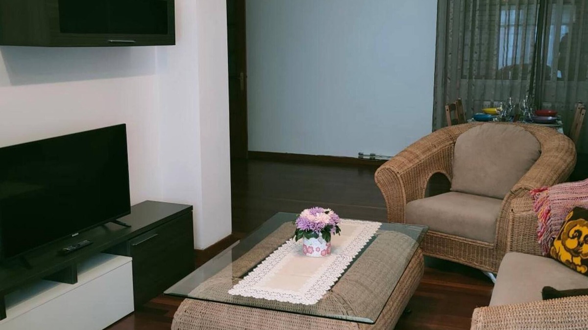 Monforte de Lemos Apartment | Apartment 'En Centro De Monforte' with Wi-Fi