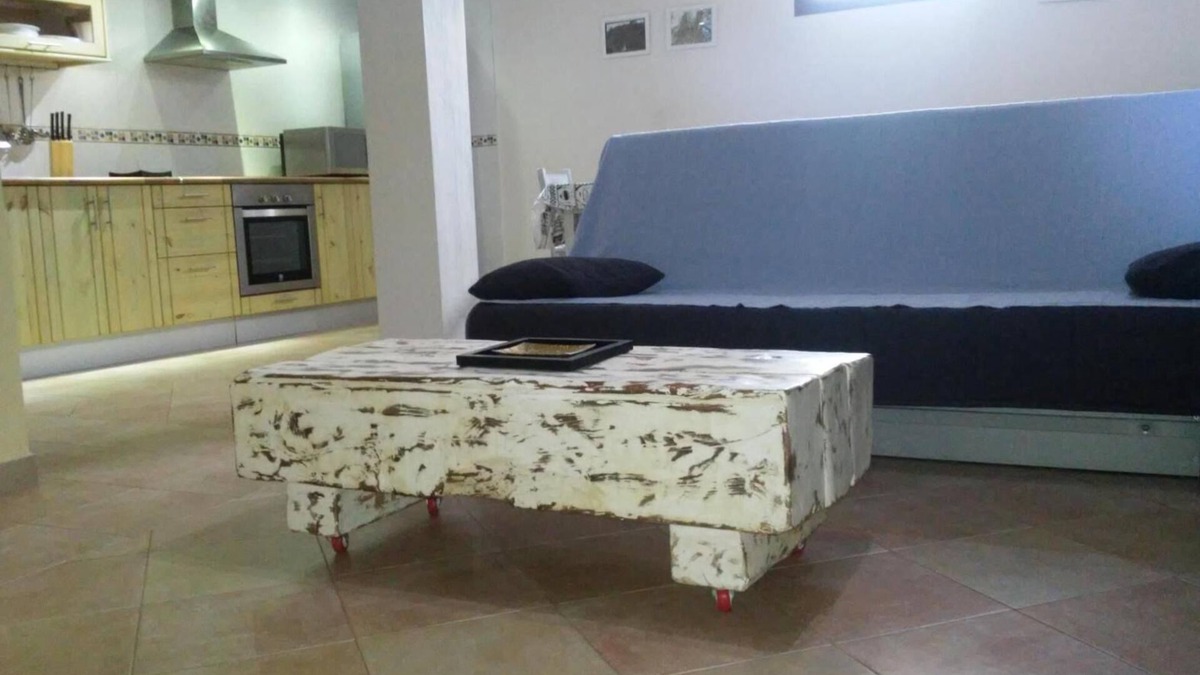 Biel Apartment | Apartment 'Enebro' with Mountain View, Wi-Fi and Air Conditioning