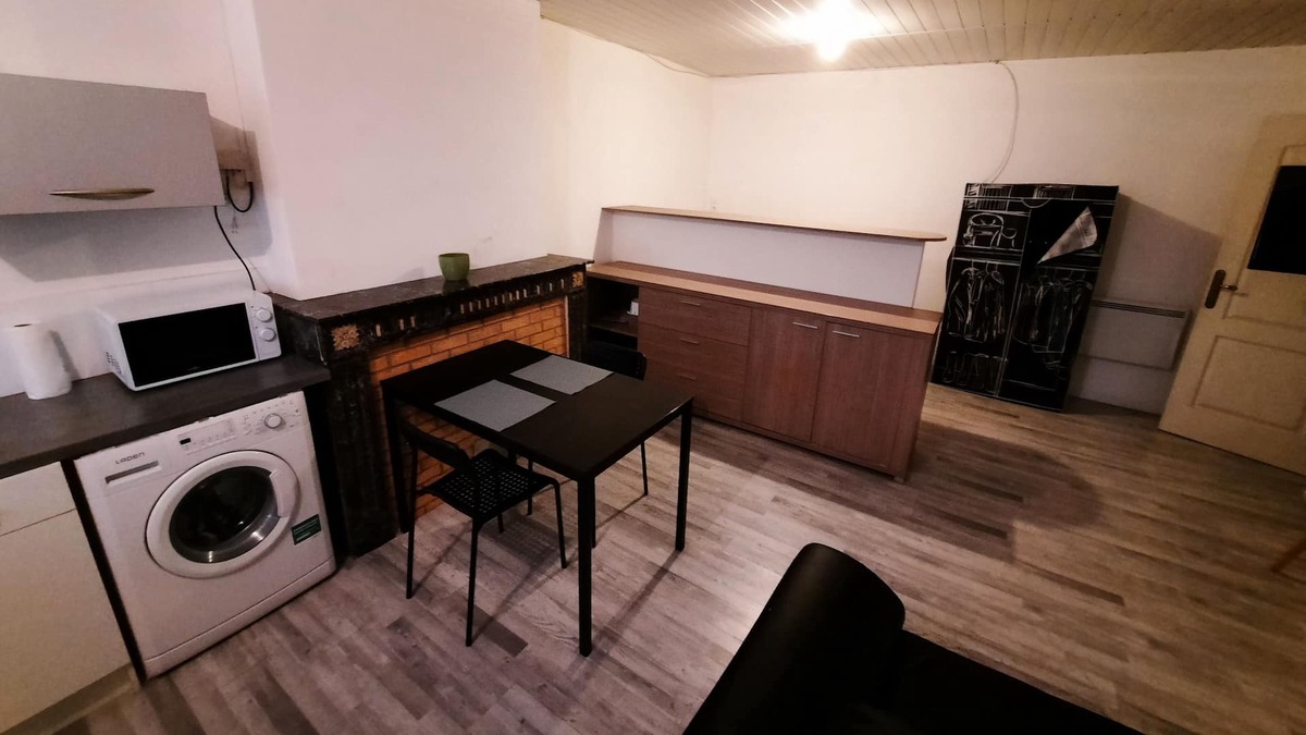 Avesnes-sur-Helpe Apartment | Apartment-Ensuite with Shower Wifi-netflix